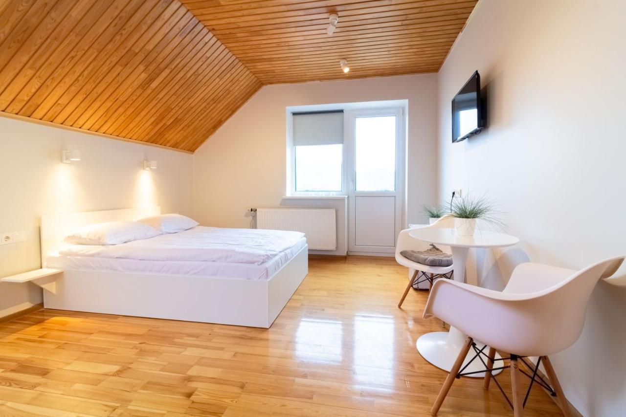 V36 Apartments パランガ エクステリア 写真